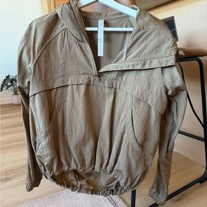 Lululemon adjustable Tan Women's Jacket/windbreaker S/Xs